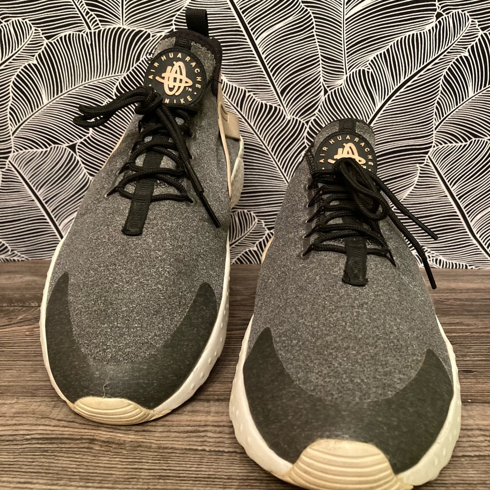 Nike Air Huarache Sneakers